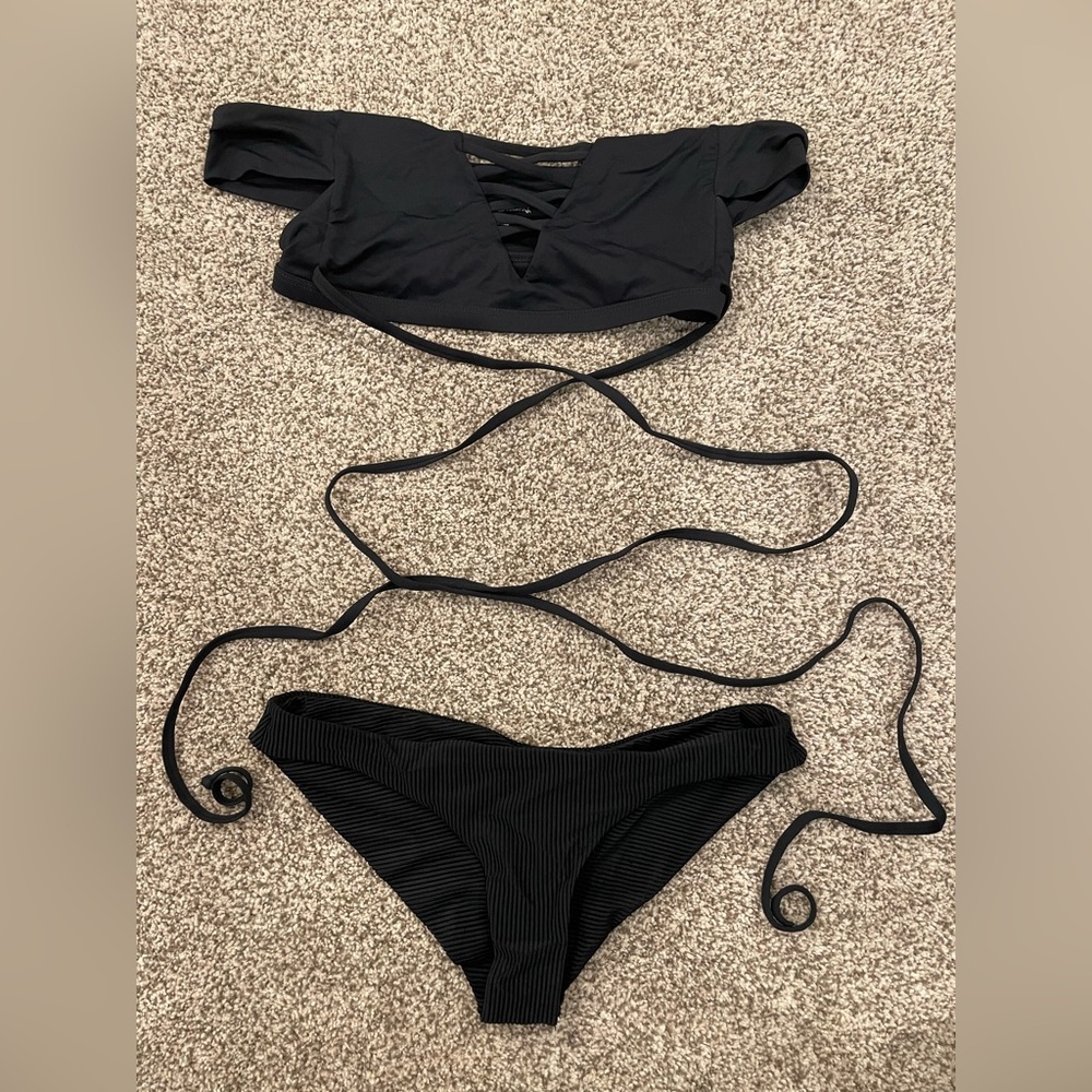 Frankie’s bikini set!